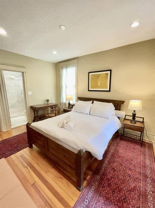 Historic Treasure Adams Morgan House Holiday home Washington