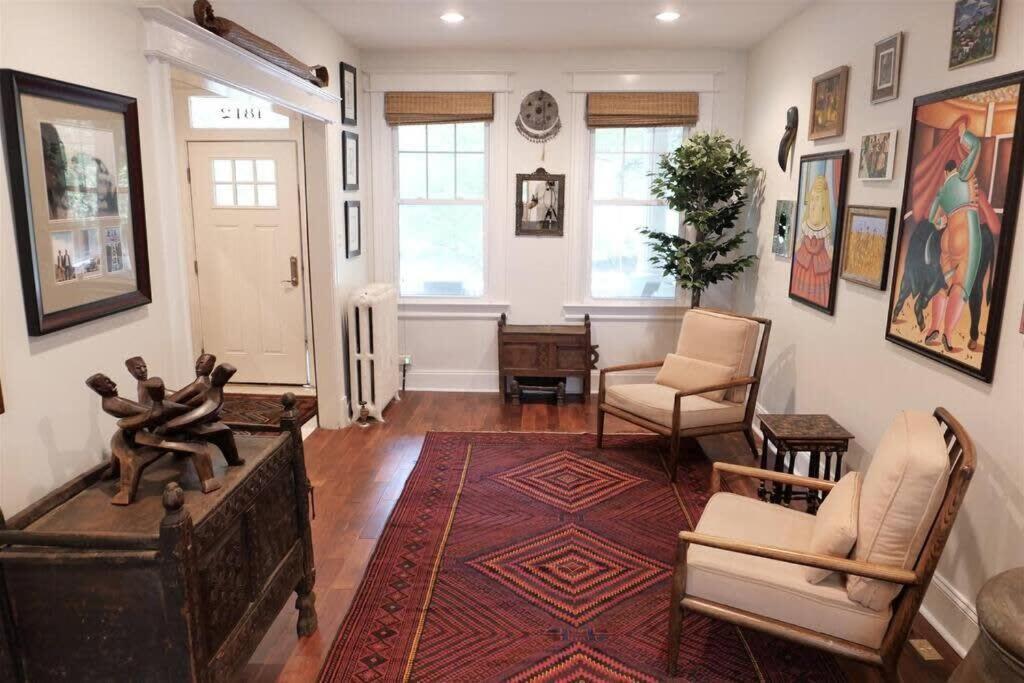Historic Treasure Adams Morgan House Holiday home *